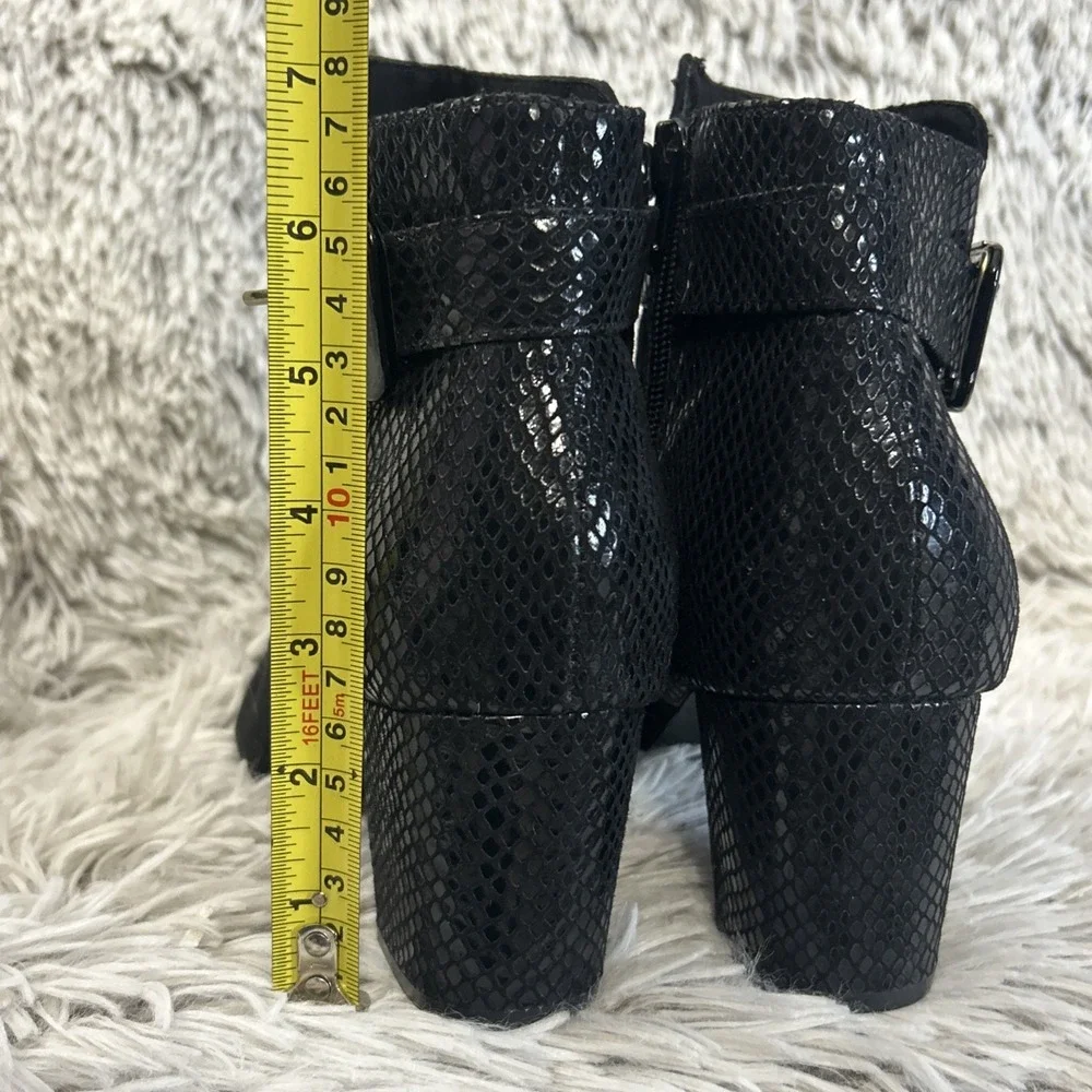Karen Scott IVYY Black Zip up Almond Toe Ankle Boots Reptile Textured Buckle 9.5